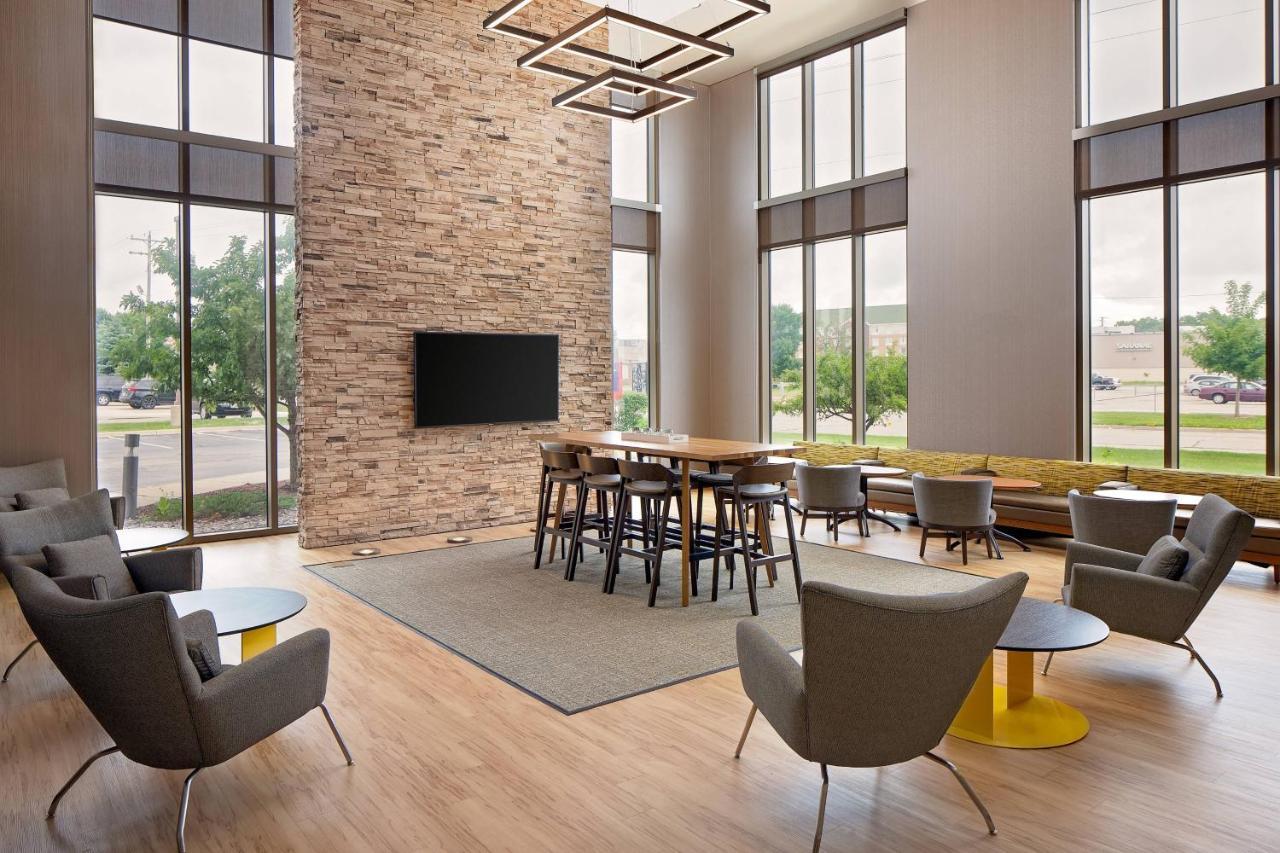 Springhill Suites By Marriott Грийн Бей Екстериор снимка